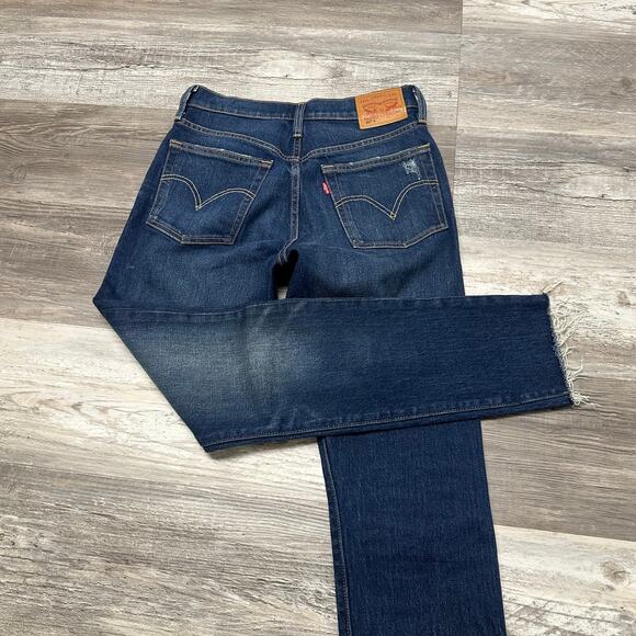 Levis 501 Faded Blue Womens 25x28 Button Fly Frayed Hem Straight Jeans Red Tab - Picture 3 of 13